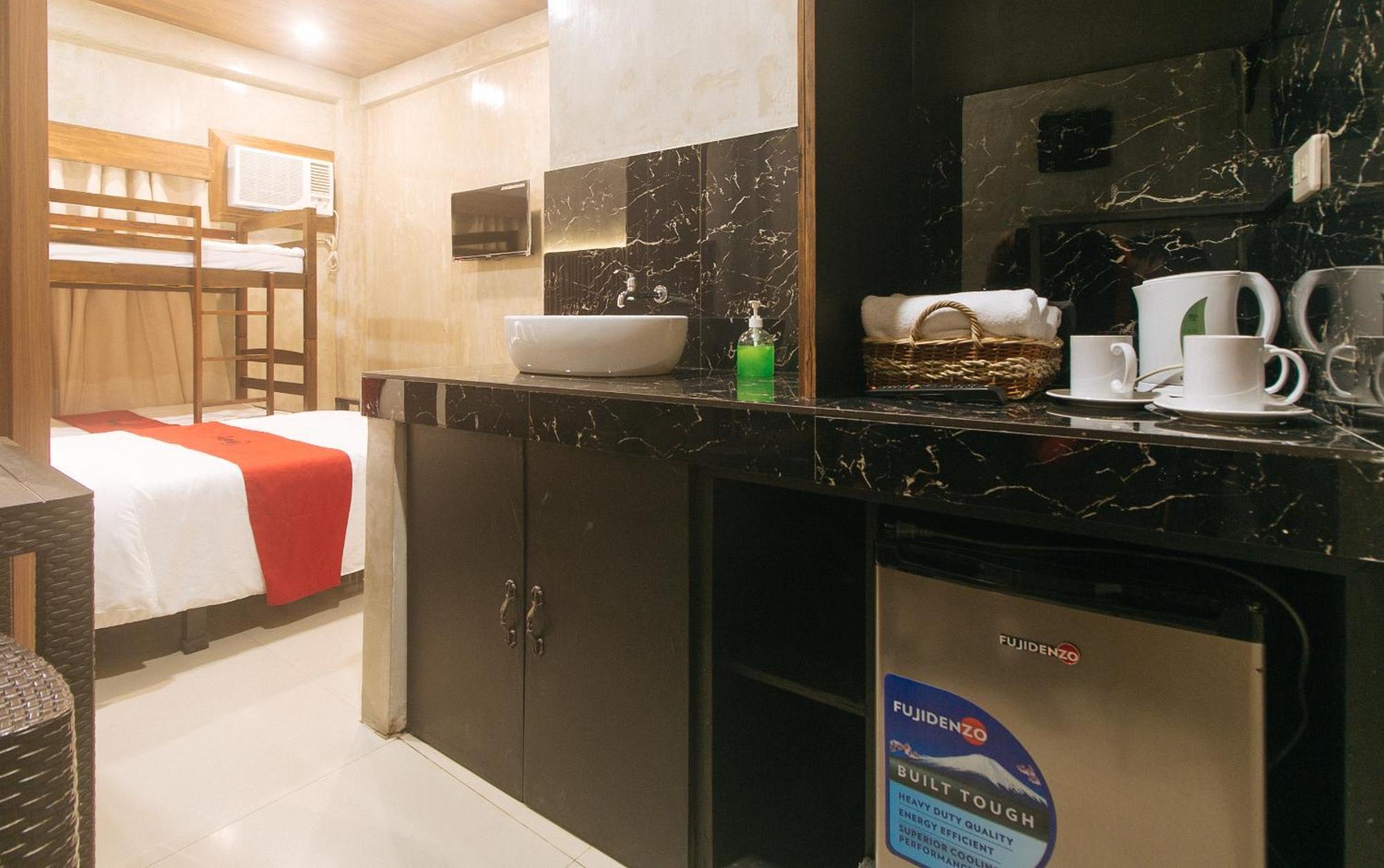 Reddoorz At Mbb Room Naia 2 Paranaque City Экстерьер фото